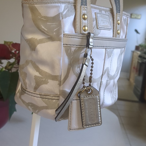 Coach Signature Logo Pubric & Leather Shoulder Bag/Purse - Picture 4 of 17